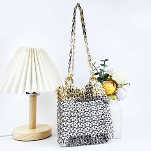 新しい金と銀色の手作りの織物スパンコールバッグ、ファッショナブルでカラフルな女性の正方形のハンドバッグ、ビーズチェーン、魚のスケールバッグ