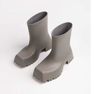 2024 Zimowa platforma Paris Rain Boots Women Square palca gęsta podeszła moda kostki luksusowe chelsea lateksowe buty mejr designer but