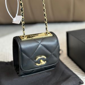 Kobiety szminki szminka obudowa luksusowa designerka torba na ramię w torba metalowa łańcucha torba dziewczyn torebka kosmetyczna makijaż torebki zestaw toaletowy Flip Crossbody Bag Diamond Klattce