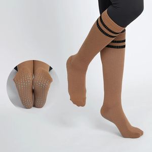 Yoga meias de algodão alto-tubo inferior profissional antiderrapante silicone indoor fitness meias ginásio piso meias dança pilates esportes meia 240220