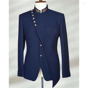 Abiti da uomo eleganti blu navy 2 pezzi colletto alla coreana giacca dal design spaziale con scollo ricamato abito da sposo da sposa personalizzato