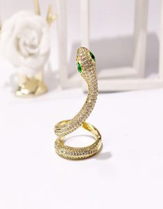 Top-Qualität zeigen Ring Rose Gold Farbe österreichische orange Kristalle volle Größen Ringe für Frauen Großhandel8179801