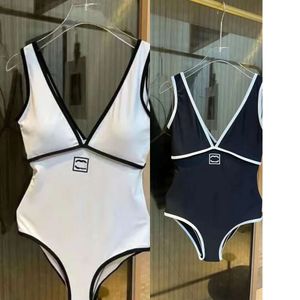 Projektantek stroju kąpielowego dla kobiet druk bikini jednoczęściowy bra bra plażowy strój kąpielowy biały czarny bikini projektant strojów kąpielowych