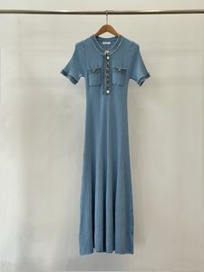 Sandroklänning Fransk klänning Elegant och fashionabla tidiga våren Nya kvinnor Vestidos Hem Long Dress Robe Sandro Simple Midje Stickad lång klänning 6275