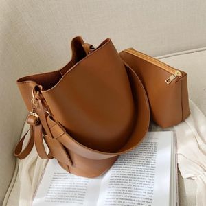 Omuz çantaları basit gündelik kadın büyük tote kova çantası 2021 Kaliteli Deri Kadın Tasarımcı Çanta Yüksek Kapasite Messenger277f