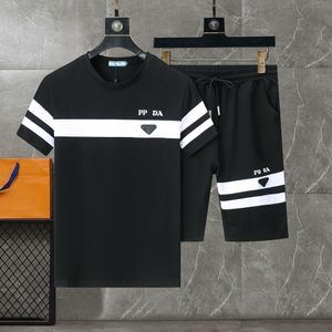 Abbigliamento sportivo da uomo di marca Set da jogging Tute da uomo Tuta sportiva Abbigliamento fitness Due pezzi Set Magliette a maniche corte + Pantaloncini Tuta da uomo casual