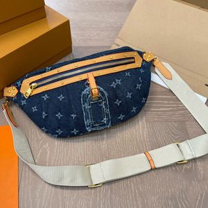 Hot Designer Luxury Classic Classic Fashionable Denim Fabric Full Printed Chest Bag Presbyopia Versatile Portable Brown Waist Bag Crossbody Bag No Box