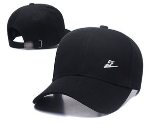 Designer Cap Solid Color Letter Design Fashion Hat Temperament Match Style Ball Caps Män kvinnor Baseball Cap N8