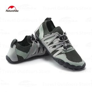 Quickdrying Barefoot Shoes Men Water Outdoor Beach Sandals Sport Aqua Walking Slippers 240223