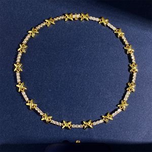 2022 Neu kommen X-Buchstabe-Charakter-Halskette für Frau Schmuck Zirkon Mosaik Klaue gebohrt glatte Oberfläche Metallkreuz Gift300R