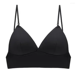 BHs Sexy Deep V Glatte Eisseide Dreieck BH Große rückenfreie unsichtbare Kreuzgurte Halter Wireless Unterwäsche Frauen Dessous