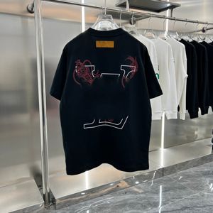 Designer Mens T Shirts Crew Neck Kort ärmar Toppar Grafiska tees t-shirts Casual Dragon Shaped Letter på bakre trycktröjorna