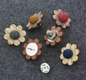 Wood Flower Lapel Pin Handmade Chic Brooch Pin for Suit Blazer Wedding Party Dresses up Men039s Jewelry Ideal Gift for Thanksgi3519112