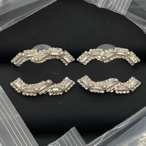 925 Silber Ohrringe Marke Designer Ohrstecker Brief Ohrring Berühmte Frauen Kupfer Eardrop Design Ohrstecker Kristall Perlenohrring Hochzeit Geburtstag Party Schmuck