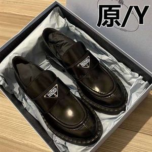 2023 Designer Women Monolith Casual Shoes Triangle P loafers Black Cloudbust äkta lädersko ökar plattform Sneakers Outdoor Classic