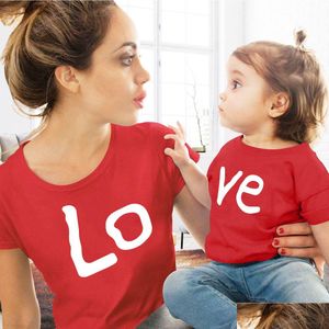 Família combinando roupas roupas de verão roupas mãe e me camiseta mãe filha vermelho amor impressão tops 230601 entrega de gota bebê crianças m dhwqz