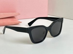 Okulary przeciwsłoneczne Black Cat Eye 02Z ciemnoszary dymowe soczewki kobiety Mężczyźni Sonnenbrille Sunnies Gafas de Sol Uv400 Oczoce z pudełkiem