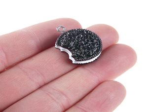 Hochwertige halbe Oreo Kekse Harz Simulierte Lebensmittel Anhänger Charms für die Herstellung von Schmuck DIY 10 Stück Ganze4708263