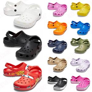 Croc Charms Buckle Salehe Bembury Designer Women Mens Kids Sandals Classic Clogs Slides tofflor Triple Black Car Sliders Beach Cros Crocc Rubber Loafer Shoes