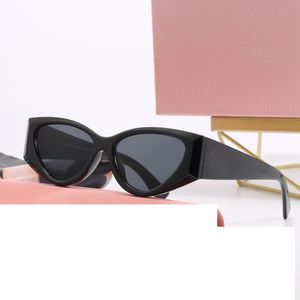 Summer Ladies Woman Fashion Outdoor Plastic Frame Cat Eye Solglasögon Kvinnor som reser Drivande solglasögon unisex glasögon rosa cykelglasögon