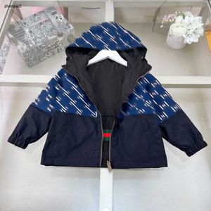 Jaquetas de bebê de luxo dupla face uso infantil protetor solar roupas tamanho 100-160 design de emenda crianças casaco com capuz meninos meninas outerwear 24feb20