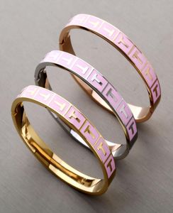 rostfritt stål smycken blå rosa armband t bokstäver armband par armband kvinnans designer smycken Bangle brudtärna gåvor4638578