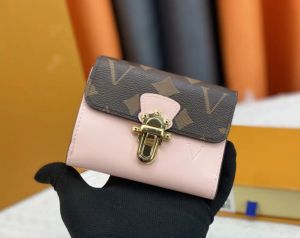 Womens designer plånböcker Luxurys Louiseities Coin Purse Flower Letter Kort korthållare Högkvalitativ patentläder Kvinnlig modelås Liten kopplingsväska med låda