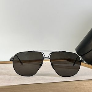 Pilotensonnenbrille mit schwarzem Metallrahmen und dunkelgrauen Gläsern für Herren und Damen, modische Sommersonnenbrille, UV-Schutzbrille mit Box