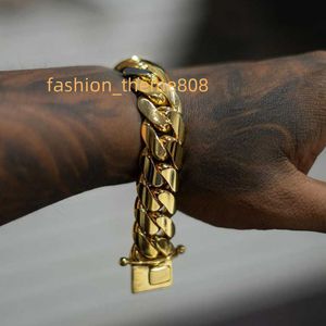 Luxury Hip Hop Jewelry Cadena Cubana Custom 10K 14K 18K 24K REAL SOLID GUL GULD MIAMI Cuban Link Armband för män Kvinnor