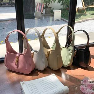 1961 BANTAGE HORSE BOCKLE MINI French Underarm Bag for Women in Spring and Summer New Methure Messenger Bag256C