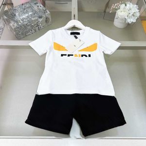 Classics Baby T-shirt Set Summer Kids Tracksuits Storlek 110-160 cm Gul glasögonmönster Korta ärmar och shorts 24Feb20