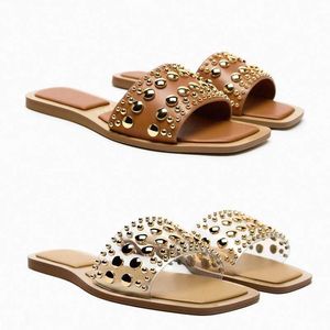 Chinelos de marca de luxo das mulheres slide verão sapatos femininos slide moda rebites ao ar livre flip casual sapatos de praia sapatos planos 2024 j240224