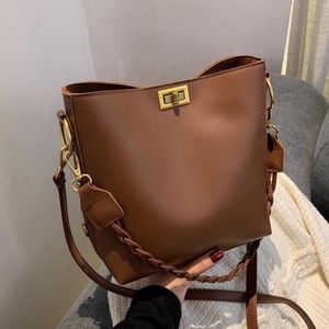 Torby na ramię designerskie kobiety pu skórzana torebka torba Messenger Ladies duża pojemność moda szerokopasmowa solidne wiadro2924