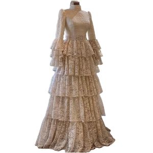 Vintage Full Dantel Balo Elbiseleri Katmanlı Uzun Kollu Bir Çizgi Resmi Akşam Elbiseleri Zemin Uzunluğu İmparatorluk Bel Bej Zarif Özel Günlük Elbise