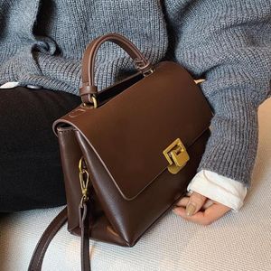 Cross Body Vintage Pure Color Tote Bag 2021 Moda Jakość PU skórzana designerska torebka o wysokiej pojemności Messen295m