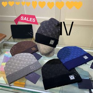 Aplaid tasarımcı Beanie Tasarımcı Şapkalar Erkekler için örgü kapılar kış şapkası sonbahar termal kafatası kapağı kayak klasik lüks beanies kahverengi siyah grey331sq