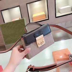 Neue weibliche Tasche aus hochwertigem echtem Leder Geldbörsen Handtaschen Handtasche Handladung Schulterneigung über Dame Taschen Women284W