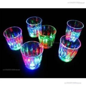 Trinkgläser, mehrfarbige LED-Leuchtgläser, Tassen, Blitzlicht, Trinkbecher, blinkend, für Bar, Nachtclub, Party, leuchtendes Neon