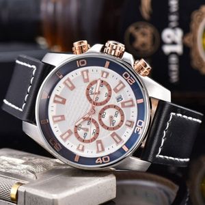 42mm herrklocka Lädermärke Fashion Casual Military Quartz Sports Watch Alla funktioner Work Designer AM111 Watch213x