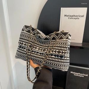Evening Bags Ethnic Style Chain Shoulder Bag Women's Bohemian Geometric Pattern Handbag Niche Designer Color Contrast Crossbody Underarm