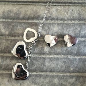 Colore argento Marchio di lusso Cuore Amore Collane con ciondolo Orecchini Collana in acciaio inossidabile Set da donna