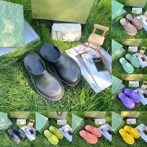 2024 Slippers الفاخرة Slides Sandals Summer Flip Flops Men Women Platform Platformated Sandal مصنوعة من المترات الشفافة مثيرة شاطئ مشمسة 35-43