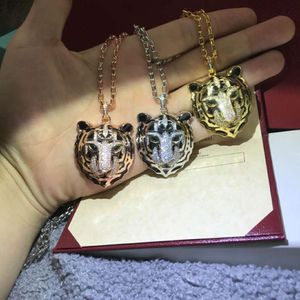 Carteira Designer Cartier for Women Cartera Luxury Jewelry 세련되고 Domineering Personality Leopard 헤드 펜던트 목걸이 V 금 목걸이 액세서리