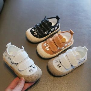 Autumn Baby Girl Shoes Kids Spring Canvas Shoes Children Casual Sneakers Korean Cartoon Bear Style Kids First Walkers 240220