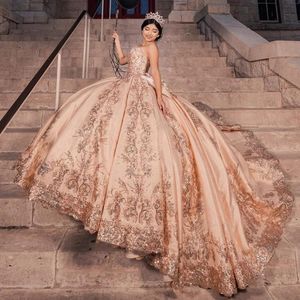 Champagne älskling ärmlös bollklänning quinceanera klänningar glitter paljetter applikationer spets söt 15 vestidos de xv anos