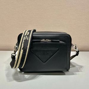 Bolsa mensageiro com logotipo em relevo de couro Saffiano, nova bolsa masculina, bolsa de ombro em couro com padrão cruzado 2vh152