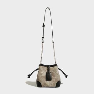 Evening Bags Oil Painting Exhibition Hall Water Bucket Bag for Autumnwinter Small and Popular High Fashionable Shoulder Crossbody