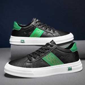 Mode svarta skridskor för män andningsbara läder sneakers nonslip varumärke skateboard korg hommes 240223