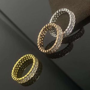 carteira designer cart bracelet for women Cartera luxury jewelry High Version Inlaid Diamond Full Sky Star Couple Ring with Vgold Material Fashionable and Personal