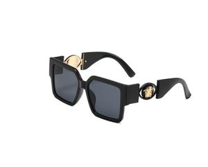 Moda Tasarımcı Güneş Gözlüğü Yüksek kaliteli güneş gözlükleri Kadın Erkek Gözler Kadın Güneş Cam Lens UNISEX4518